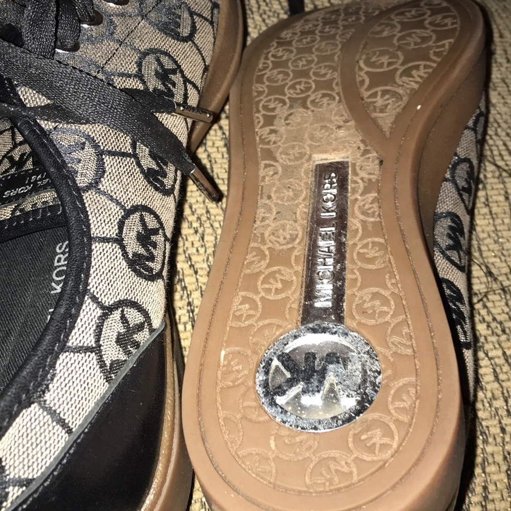 Michael Kors Shoe - Picture 2 of 5